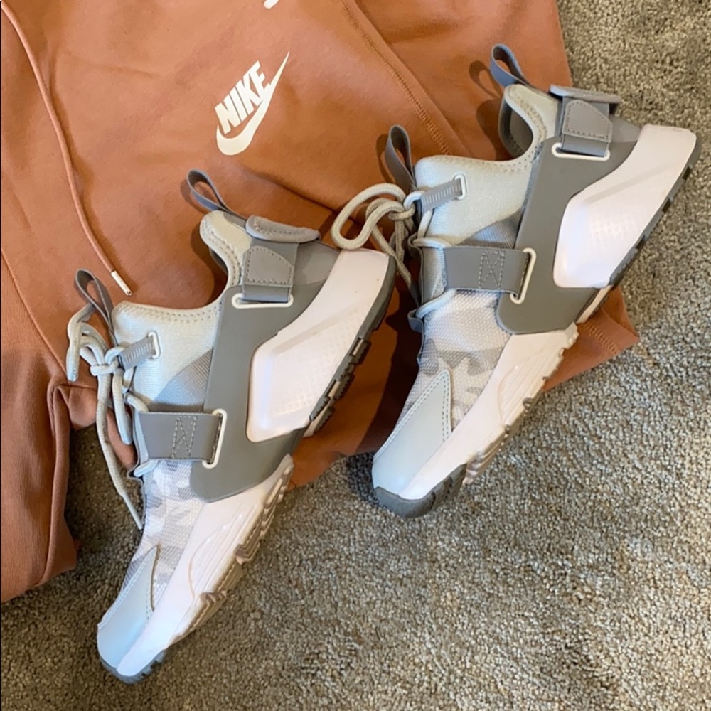 SOLD Camo Huarache Nike’s